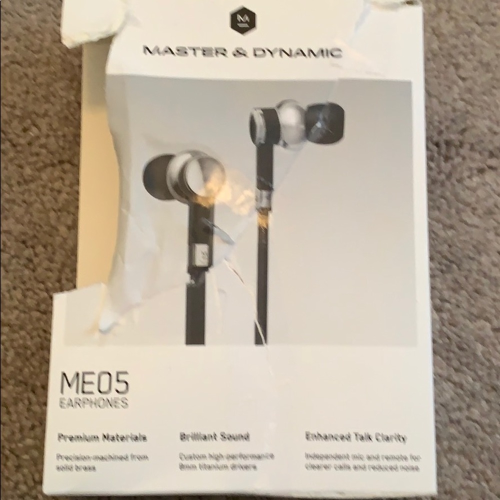 Master & Dynamic  wired in earphones